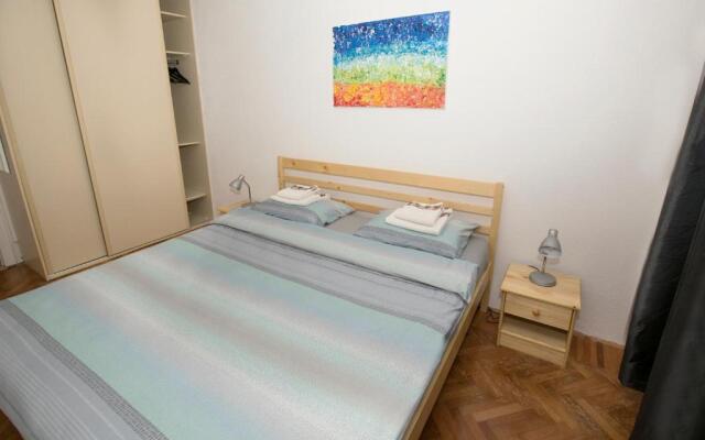 Downtown 3 Bedroom Apartment