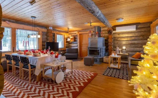 Kuukkeli Log Houses Villa Aurora (Pupula)