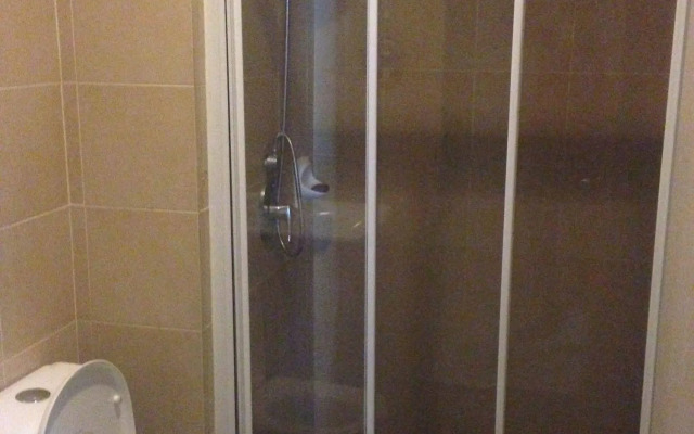 Luxury Service Suite At Taragon KL