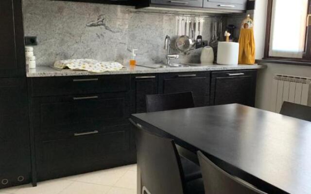 Near Como, charming apartment with fireplace