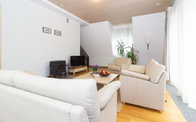 -V66- Apartment, By Cohost