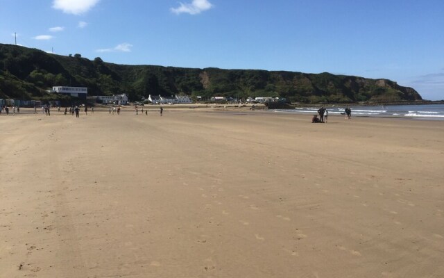 Lovely Nefyn Detached House With sea Views
