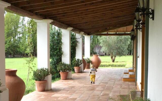 El Porvenir Casa de Bodega