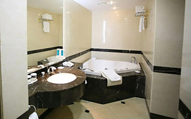 High1 Palace Hotel & CC
