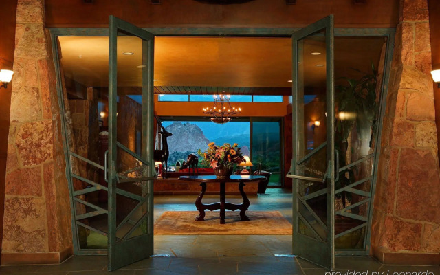 Garden of the Gods Resort and Club