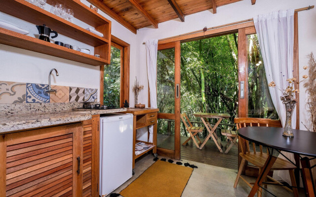 Casa encantadora p/ casais meio a natureza SQS033