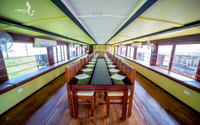 Soma Houseboat