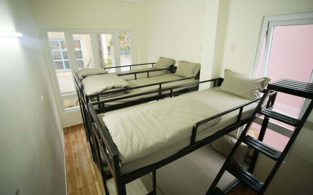 Spider Hostel