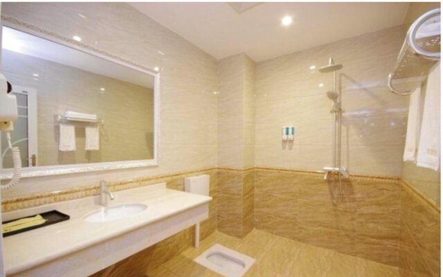 Junlai Business Hotel Jiajiang Headquarter