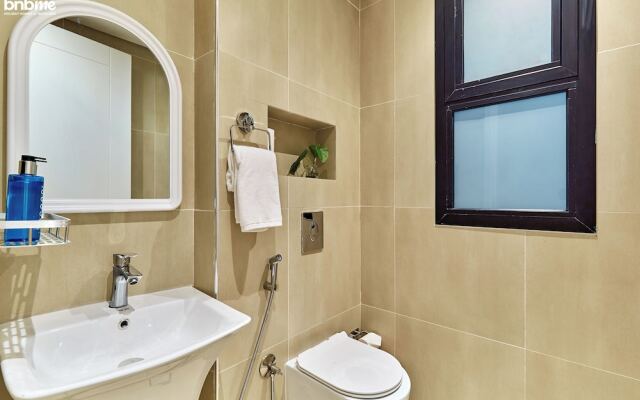 bnbmehomes-3BR Apt with Pvt Balcony-B1
