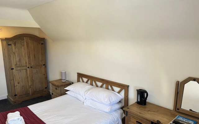 Novar Arms Hotel