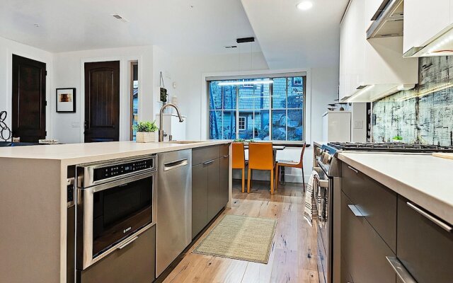 Central to Ski Utah by Casago