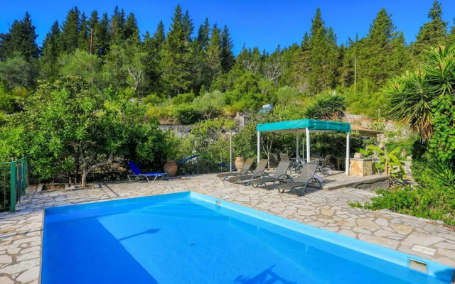 Villa Sevi in Loggos