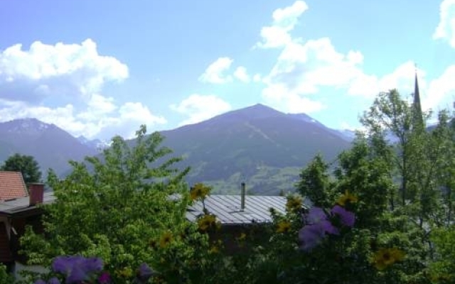 Berghof, Pension