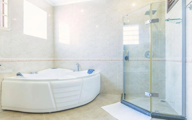 Hampton Hotel & Apartment