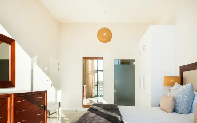 Hillhouse Penthouse 7th Floor