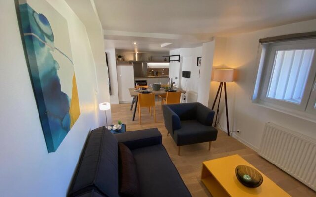DUPLEX Le 12 - Appartement avec terrasse dans le vignoble - 5 mn du centre de Colmar