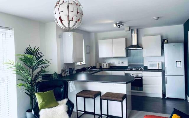 Luxury 2 Bedroom waterfront apartment with balcony