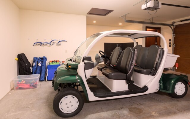 Blue Lagoon 7 Bedrooms 5 Bathrooms Home