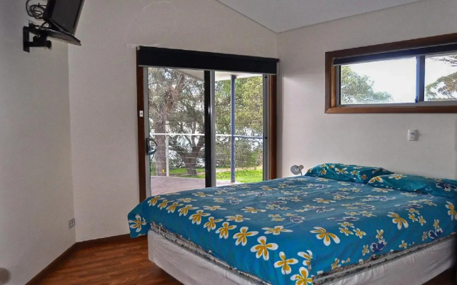 Rest A Shore Coffin Bay