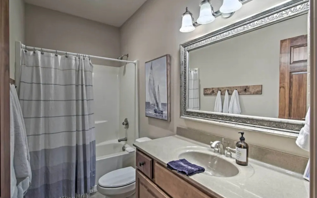 Expansive Townhome w/ Game Room & Community Pool