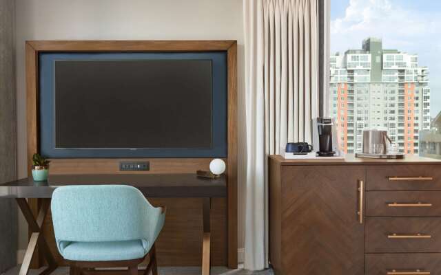 Carte Hotel San Diego Downtown, Curio Collection by Hilton