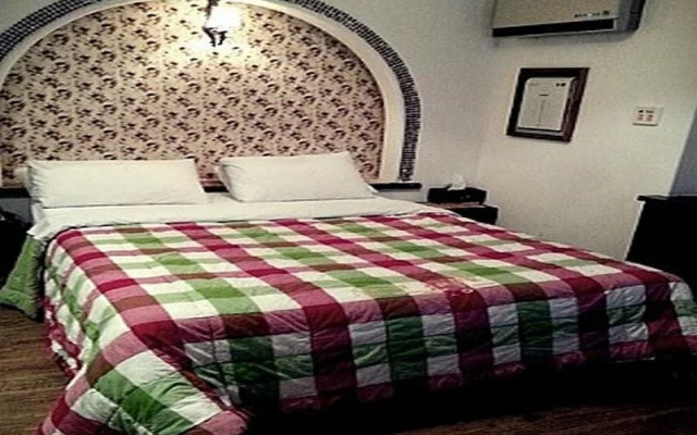 Goodstay Provence Motel