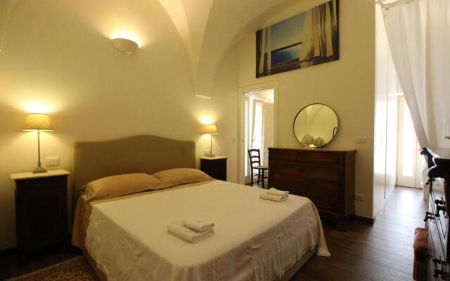 Palazzo de Amico -Typical Terrace House