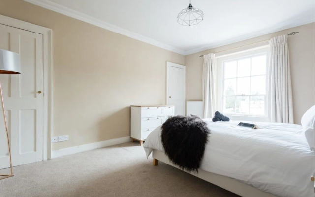 The Prince George Townhouse - Gorgeous 5bdr Townhouse