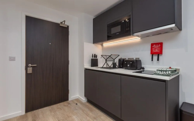Spacious Studio Near City Centre