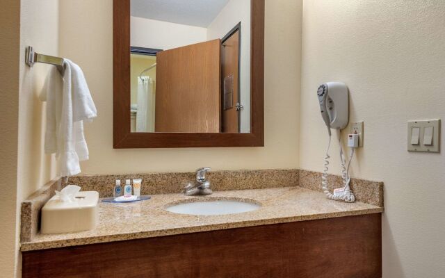 Comfort Inn Warren I-69