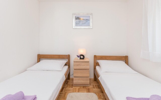 Amazing Apartment in Zdrelac With Wifi and 2 Bedrooms