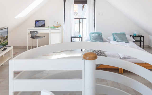Newly Refurbished Loft Near City Center