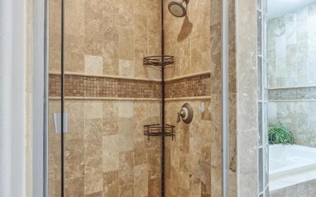 Bella Sirena Luxury Resort 205-D