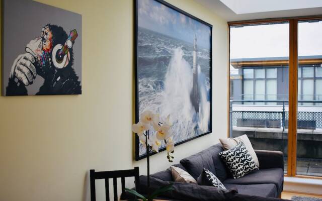 Stunning 2 Bedroom Penthouse In Grand Canal Docks
