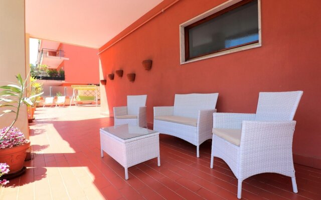 La Terrazza Parco Lauro Apartment