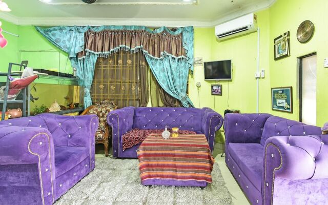 OYO 90740 Paddington Lodge