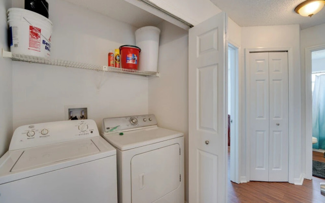 Kissimmee Condo: Community Pool, Close to Parks