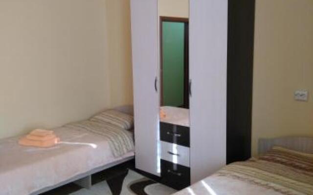 Elas Hotel