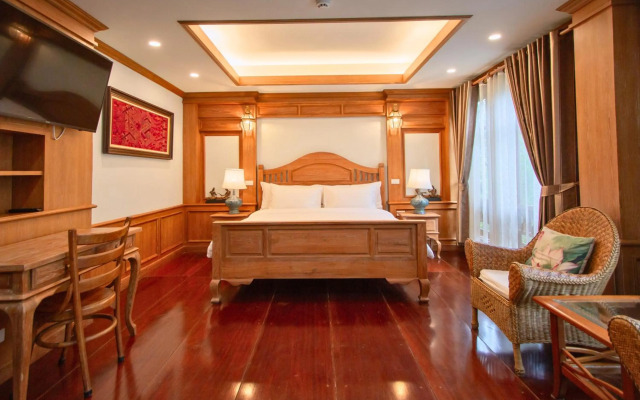 Rich Garden House Hotel