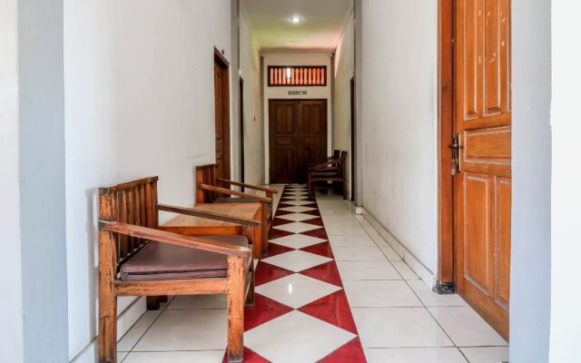 OYO 1927 Hotel Candra Adigraha