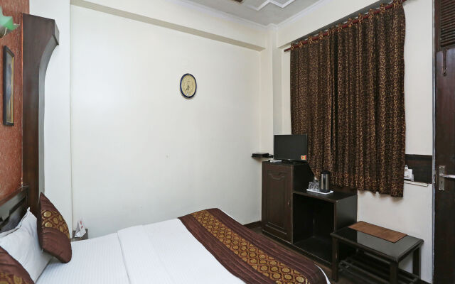 OYO 7634 Hotel Delhi Continental