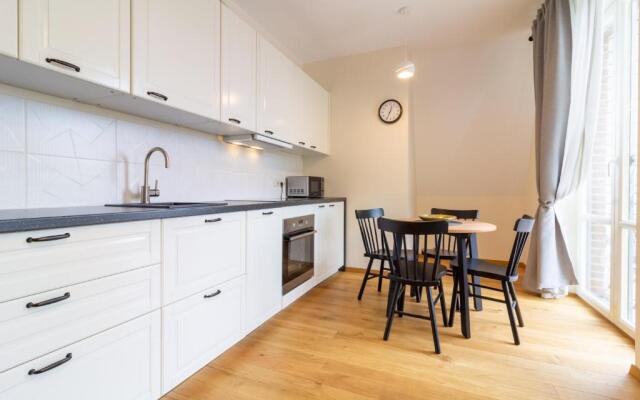 Verde Apartment, By Cohost