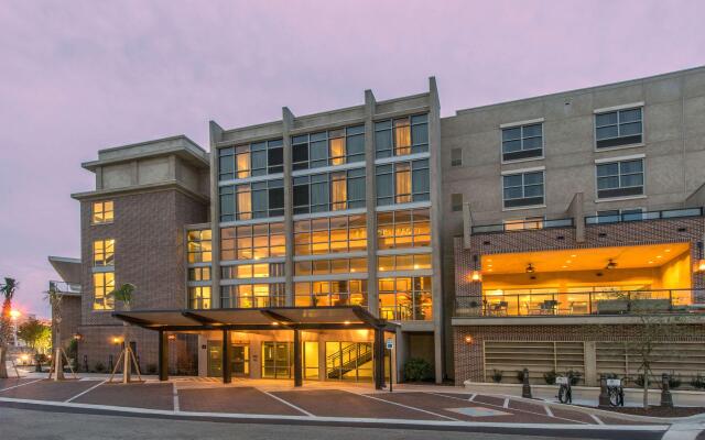 Hilton Garden Inn Charleston Waterfront/Downtown