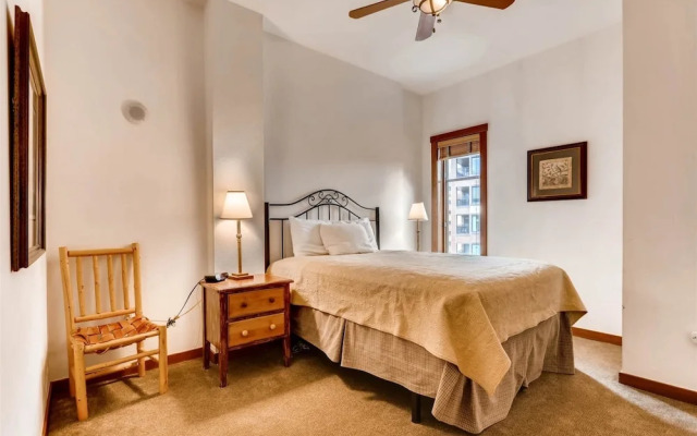 Perfectly Placed 2 Bedroom Vacation Rental in Historic Downtown Breckenridge with Access to Hot Tub and Pool