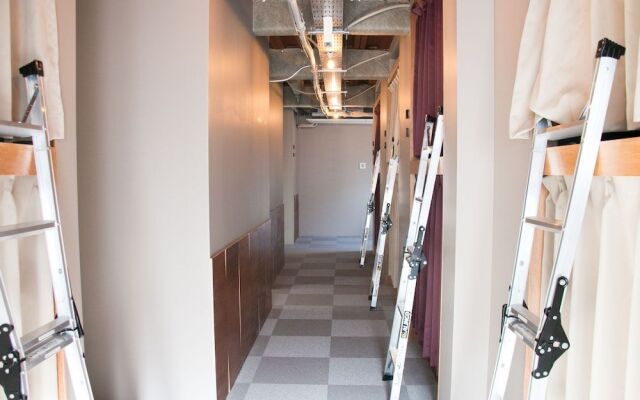 Linda Hostel 106