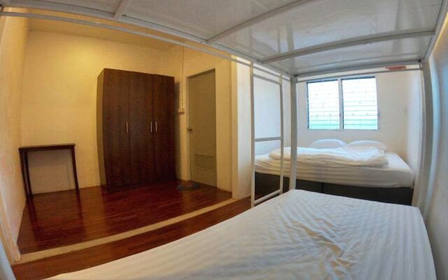 Zleepinezz Hostel