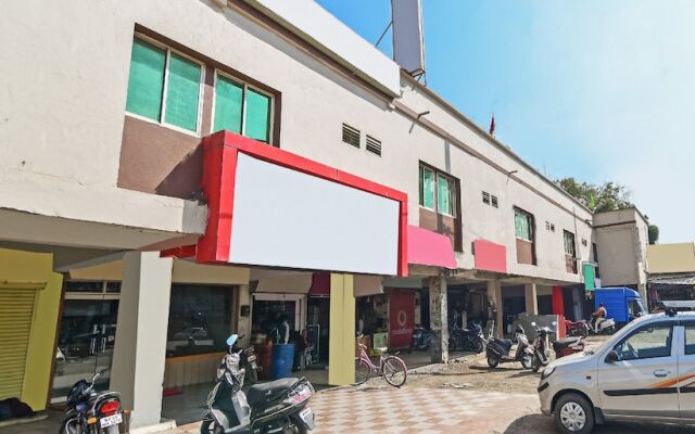 Shri Nivas Hotel