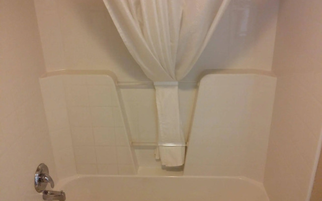 The Royal Victorian Motel