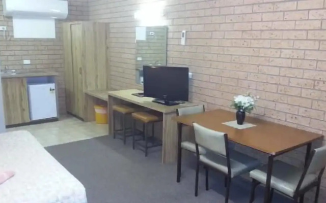 Three Ways Motel